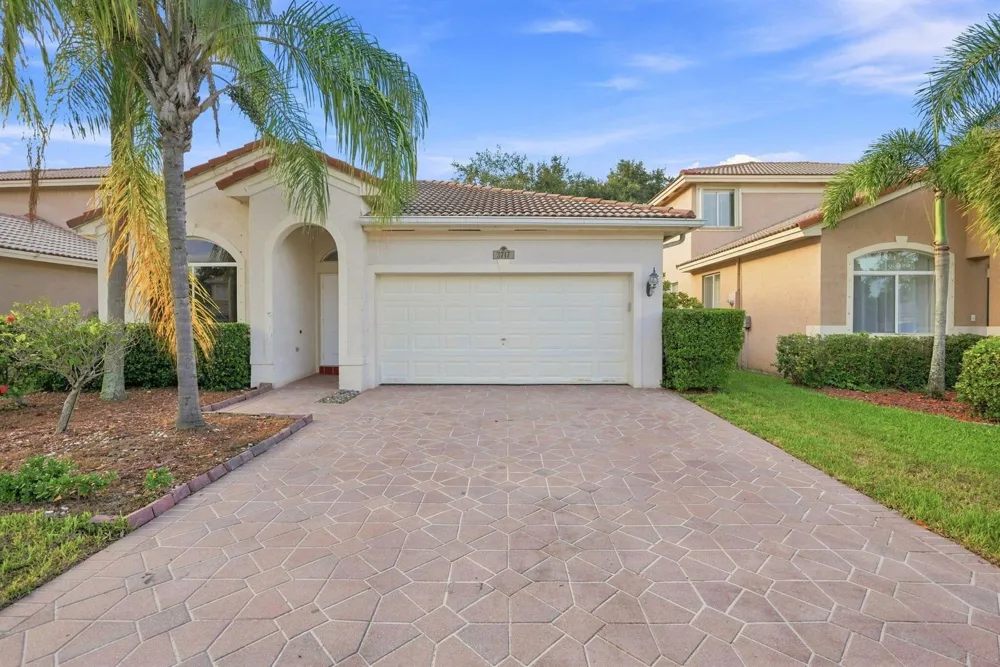 3717 Pebblebrook Manor Coconut Creek, FL 33073