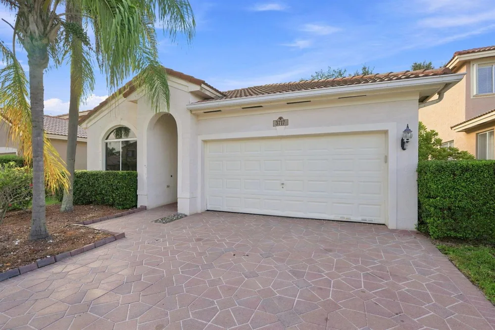 3717 Pebblebrook Manor Coconut Creek, FL 33073