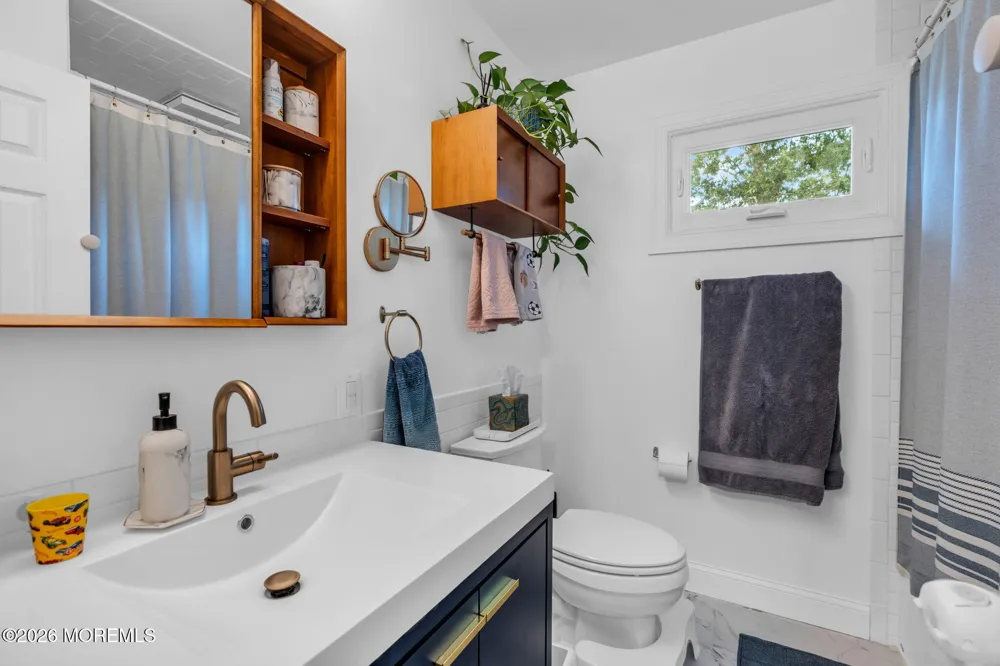 561 Oakhollow Lane Lanoka Harbor, NJ 08734