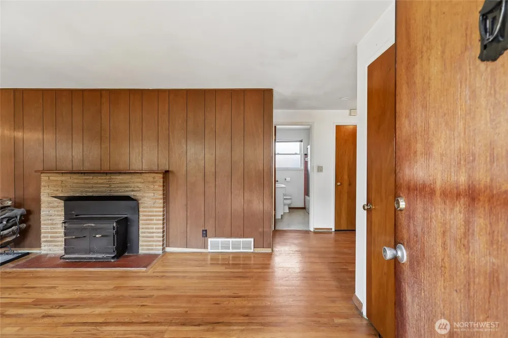 13004 Ambaum Boulevard SW Burien, WA 98146