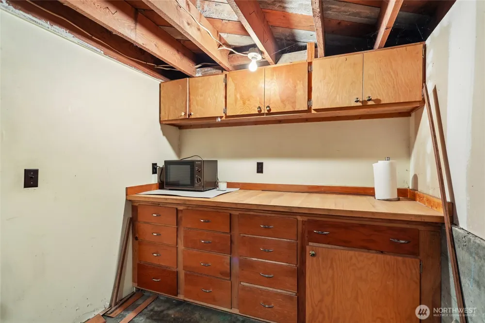 13004 Ambaum Boulevard SW Burien, WA 98146
