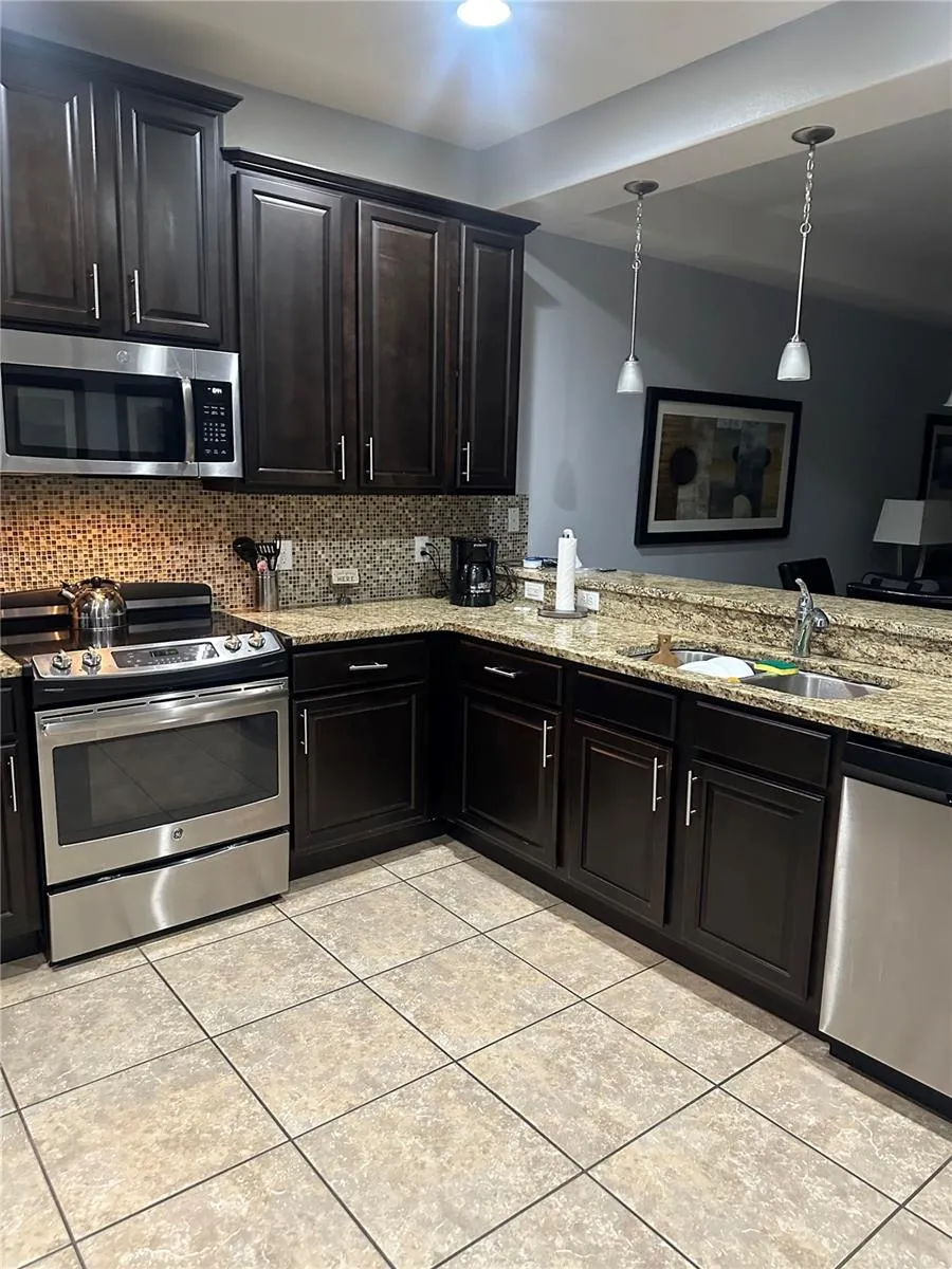 8157 ROSEVILLE BLVD Davenport, FL 33896
