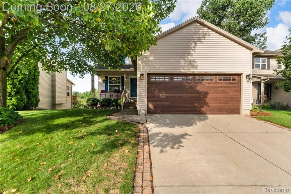 415 Mill Pond Drive Fenton City, MI 48430