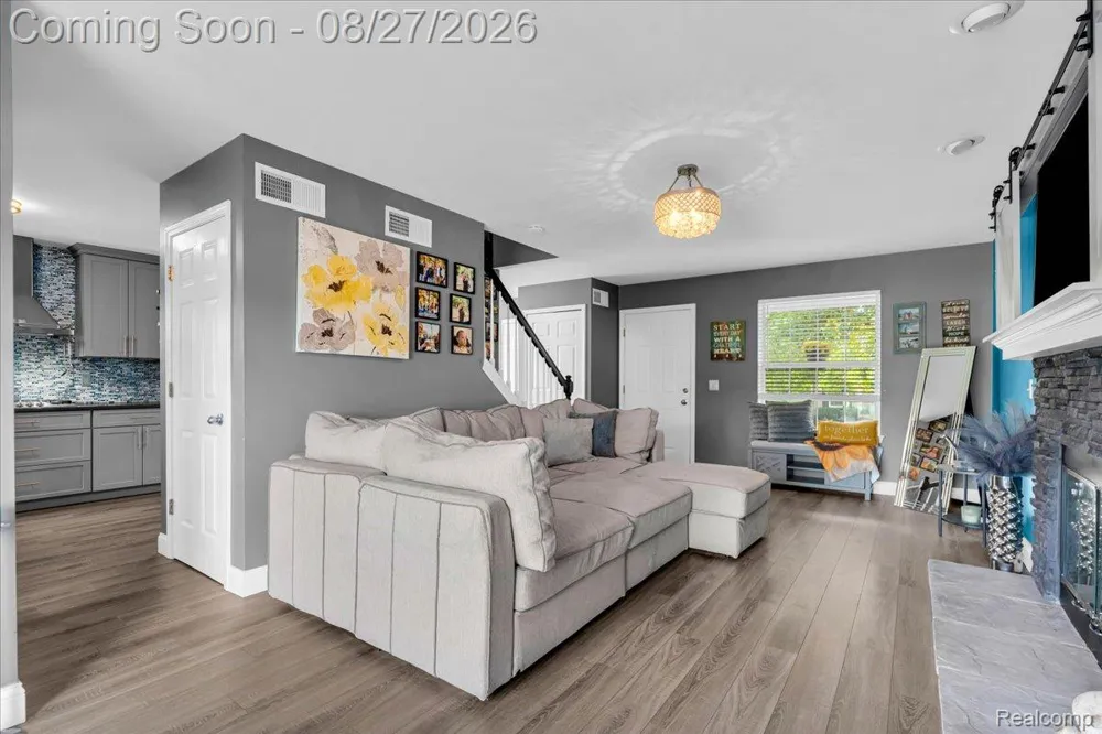 415 Mill Pond Drive Fenton City, MI 48430