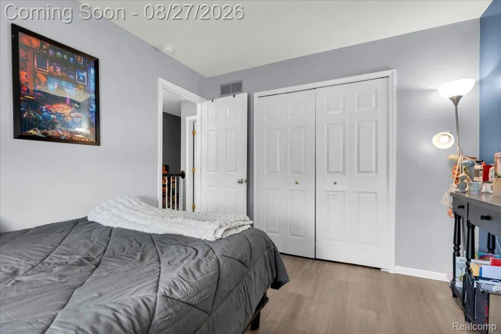 415 Mill Pond Drive Fenton City, MI 48430