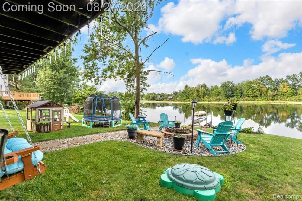 415 Mill Pond Drive Fenton City, MI 48430