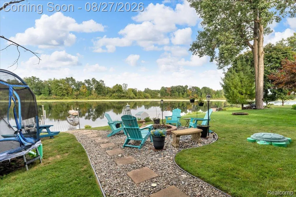 415 Mill Pond Drive Fenton City, MI 48430