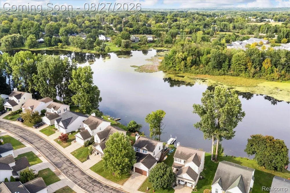 415 Mill Pond Drive Fenton City, MI 48430