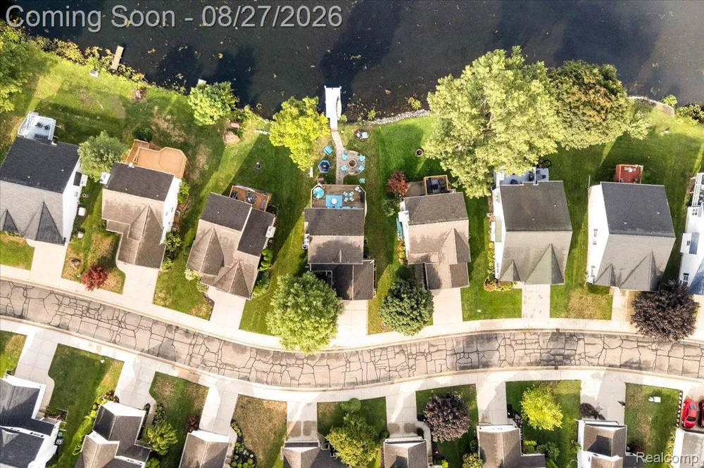 415 Mill Pond Drive Fenton City, MI 48430
