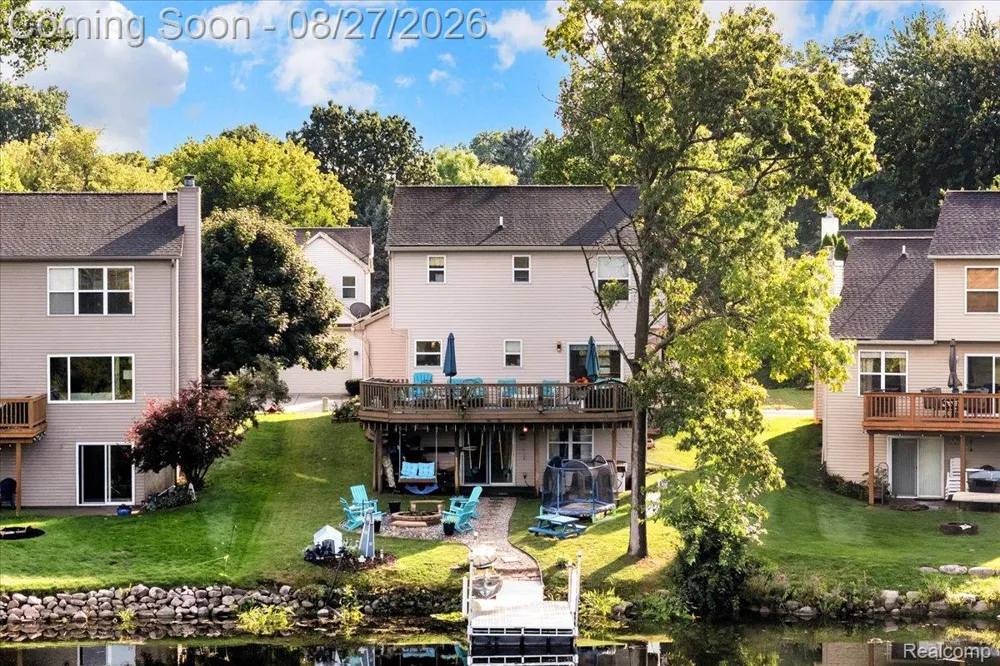 415 Mill Pond Drive Fenton City, MI 48430