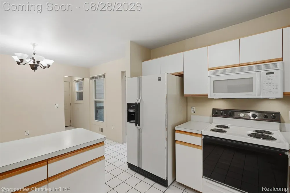 9360 Eastwind Drive #13 Livonia City, MI 48150