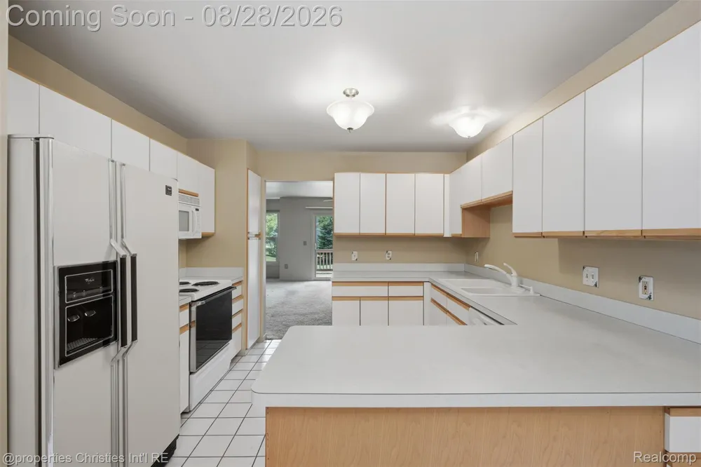 9360 Eastwind Drive #13 Livonia City, MI 48150