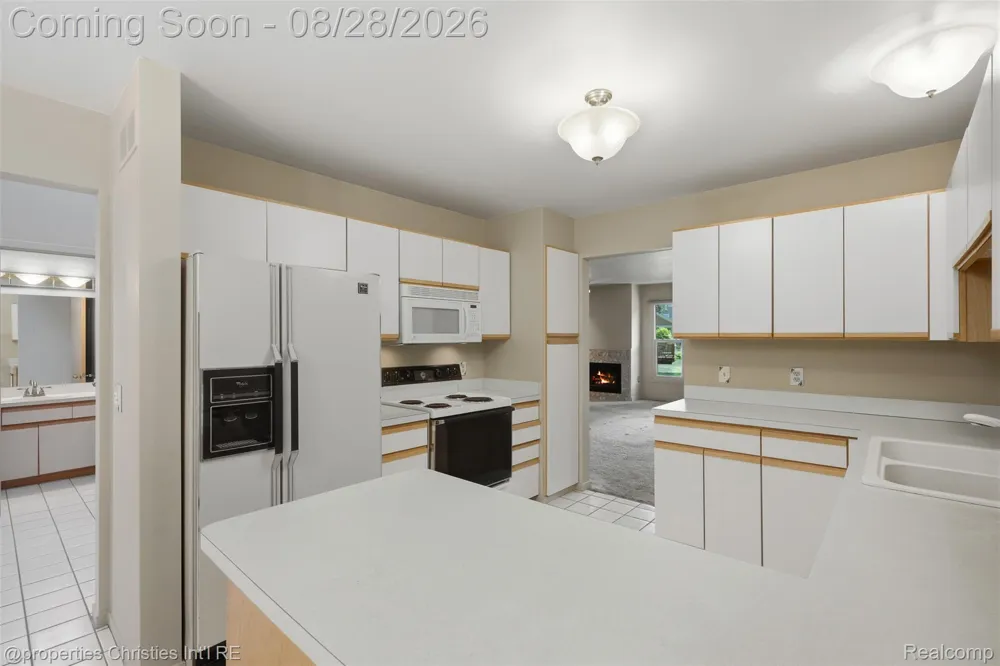 9360 Eastwind Drive #13 Livonia City, MI 48150