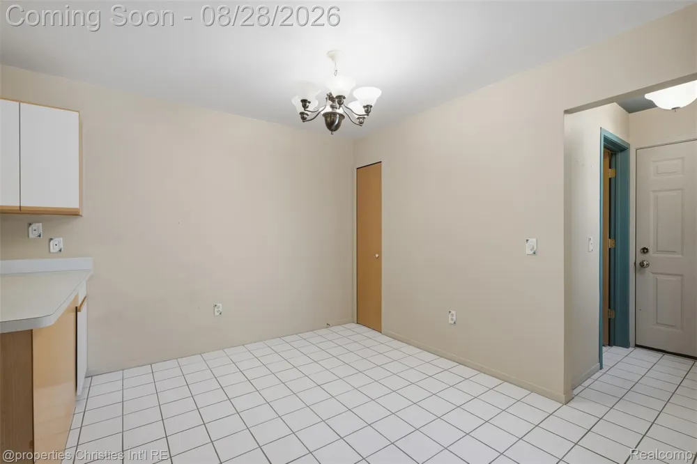 9360 Eastwind Drive #13 Livonia City, MI 48150