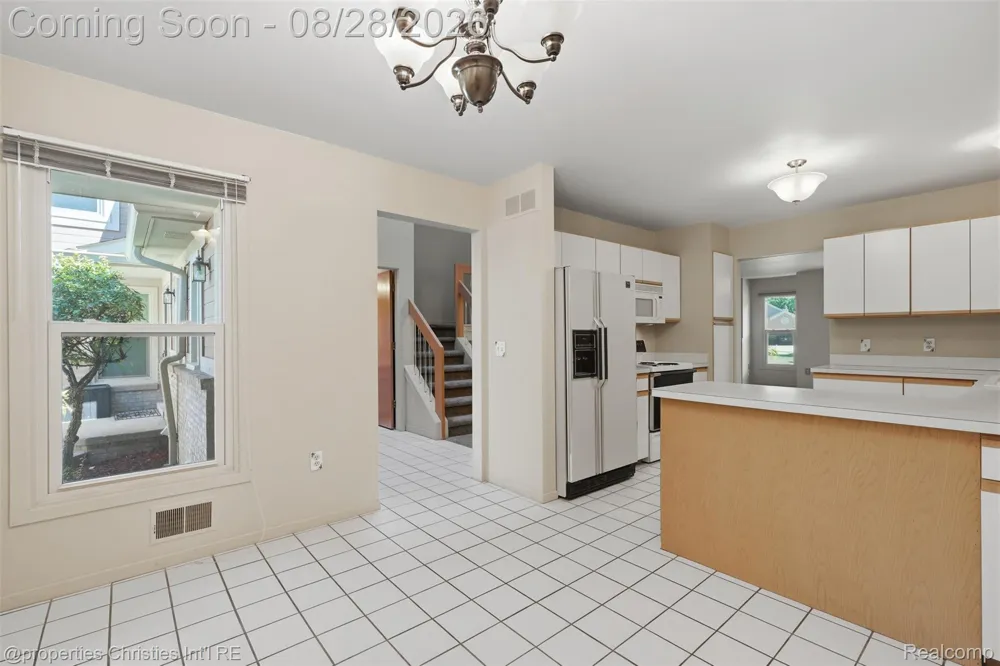 9360 Eastwind Drive #13 Livonia City, MI 48150