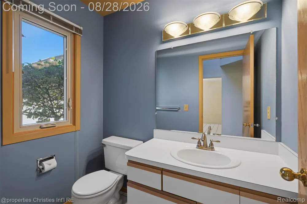 9360 Eastwind Drive #13 Livonia City, MI 48150