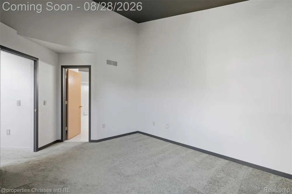 9360 Eastwind Drive #13 Livonia City, MI 48150
