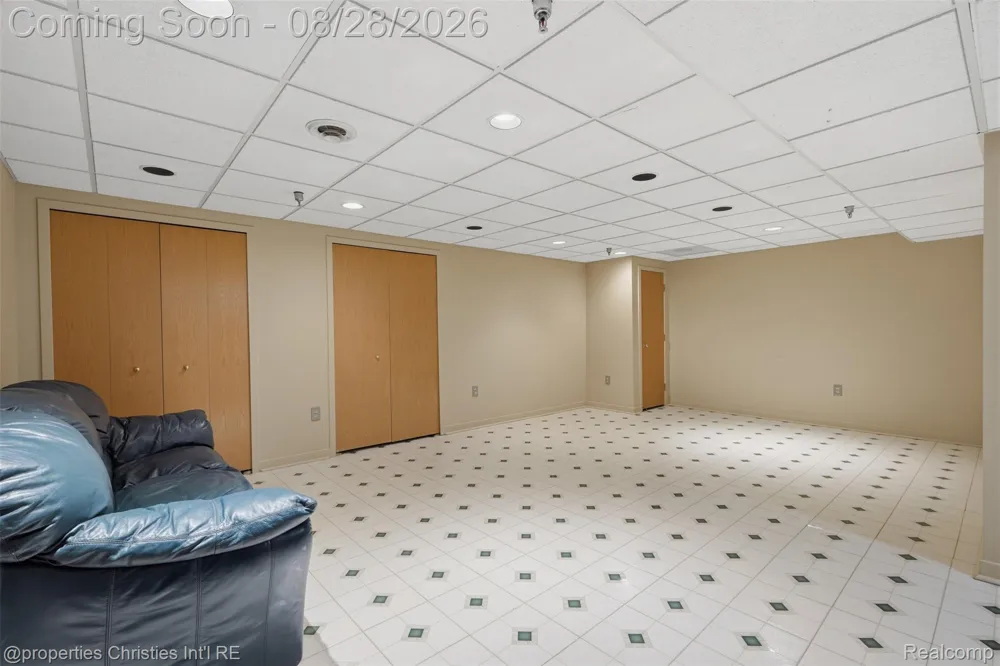9360 Eastwind Drive #13 Livonia City, MI 48150