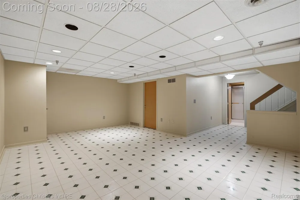 9360 Eastwind Drive #13 Livonia City, MI 48150