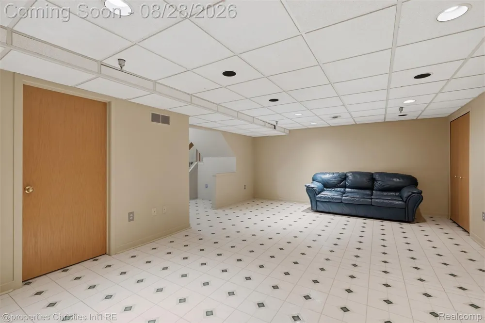 9360 Eastwind Drive #13 Livonia City, MI 48150