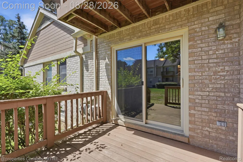 9360 Eastwind Drive #13 Livonia City, MI 48150
