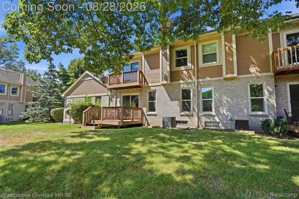 9360 Eastwind Drive #13 Livonia City, MI 48150