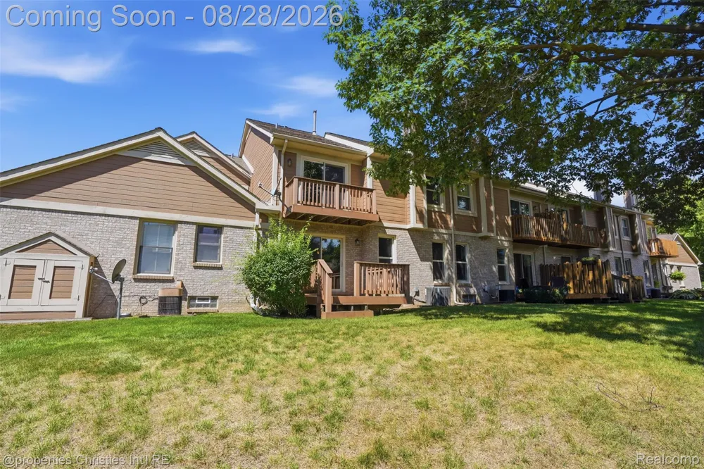 9360 Eastwind Drive #13 Livonia City, MI 48150
