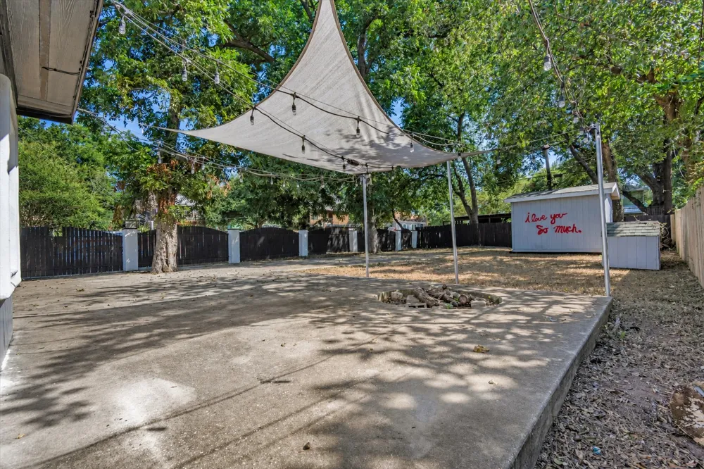 1915 Canterbury Street Austin, TX 78702