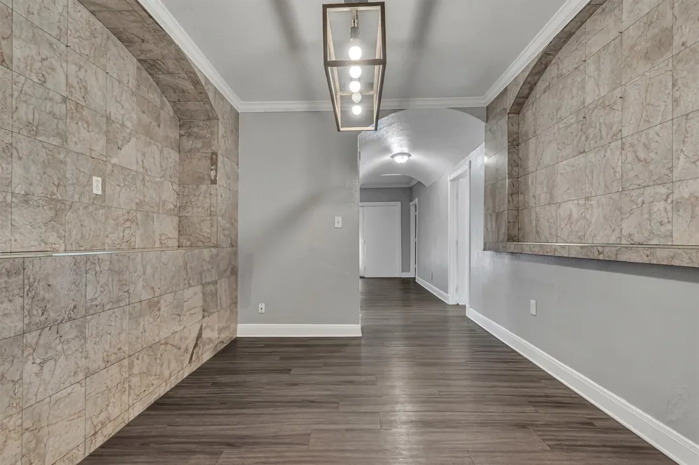 1915 Canterbury Street Austin, TX 78702