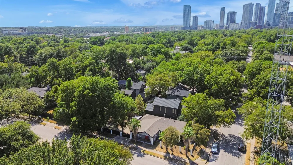 1915 Canterbury Street Austin, TX 78702