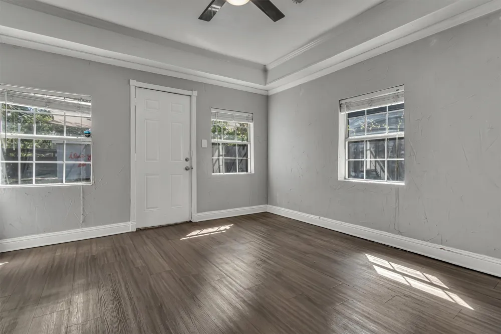 1915 Canterbury Street Austin, TX 78702