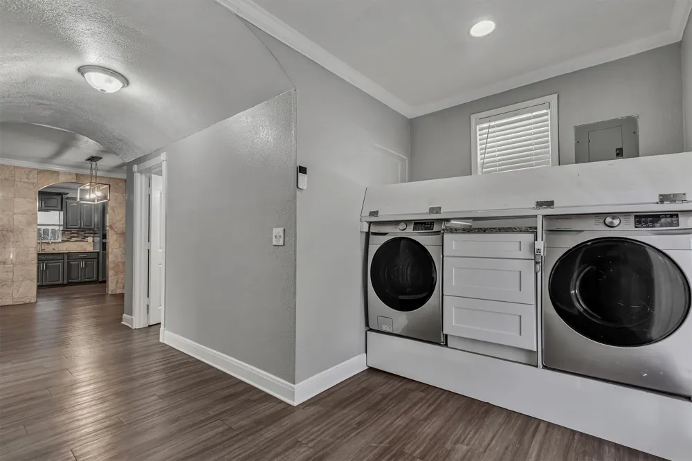 1915 Canterbury Street Austin, TX 78702