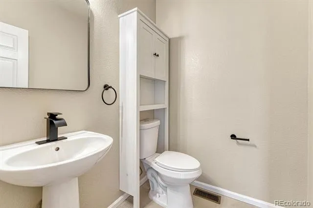 10202 Nickolas Avenue Littleton, CO 80130