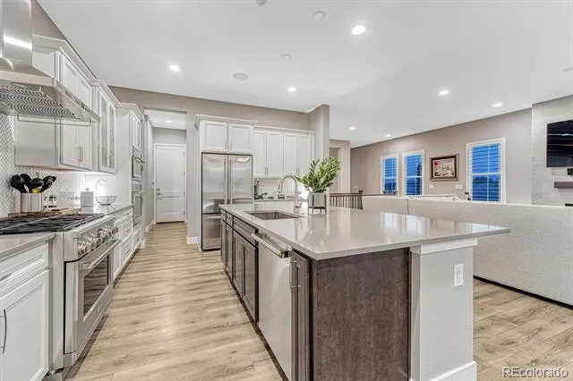 2083 Rim Ridge Drive Castle Rock, CO 80108