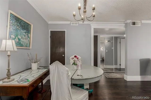 1863 S Pitkin Circle #B Aurora, CO 80017