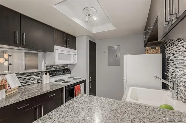 1863 S Pitkin Circle #B Aurora, CO 80017