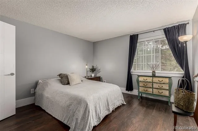 1863 S Pitkin Circle #B Aurora, CO 80017