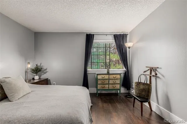 1863 S Pitkin Circle #B Aurora, CO 80017