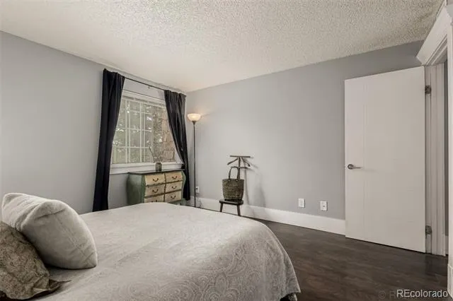 1863 S Pitkin Circle #B Aurora, CO 80017