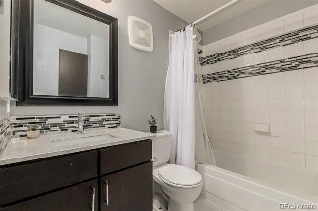 1863 S Pitkin Circle #B Aurora, CO 80017