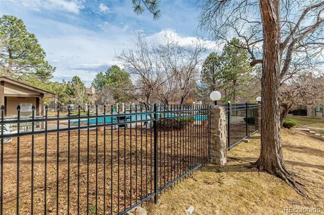 1863 S Pitkin Circle #B Aurora, CO 80017