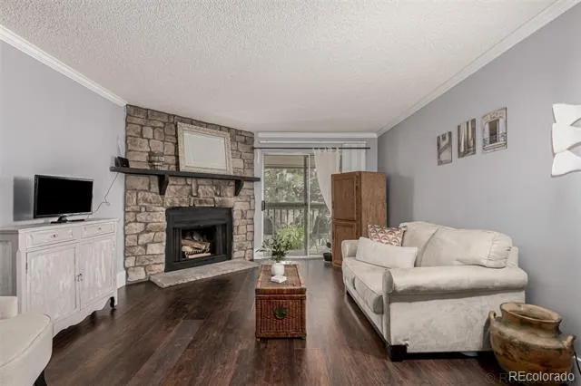 1863 S Pitkin Circle #B Aurora, CO 80017