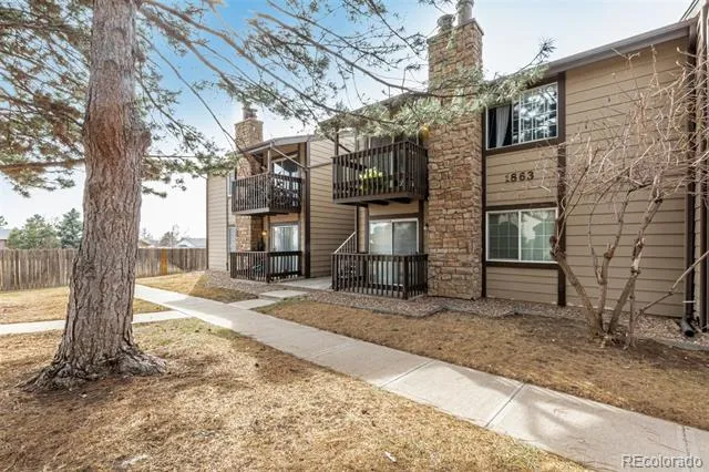 1863 S Pitkin Circle #B Aurora, CO 80017