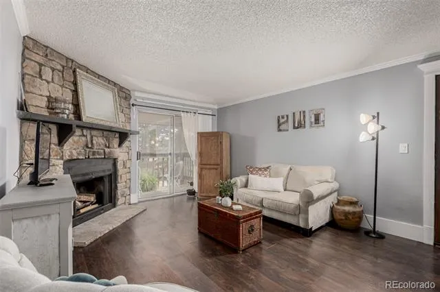 1863 S Pitkin Circle #B Aurora, CO 80017