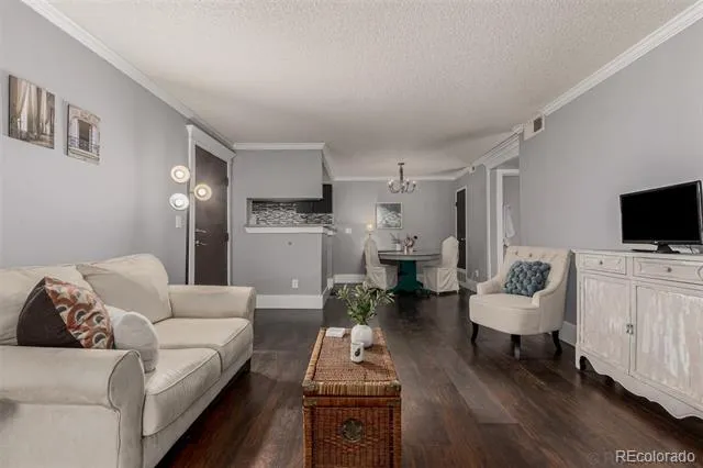 1863 S Pitkin Circle #B Aurora, CO 80017