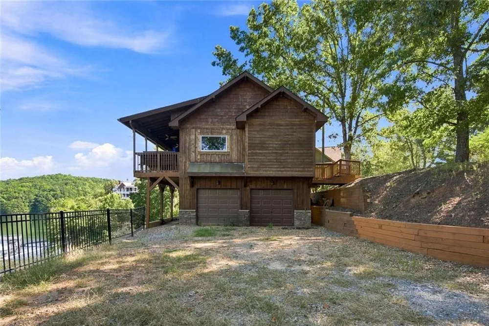 7556 Island Mill Road SE Acworth, GA 30102