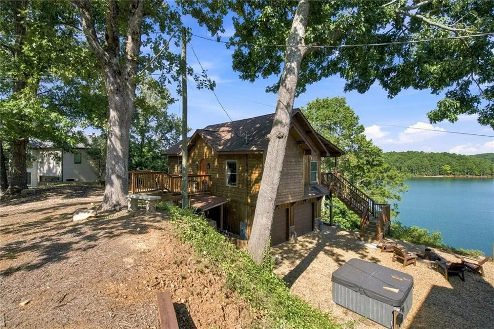 7556 Island Mill Road SE Acworth, GA 30102