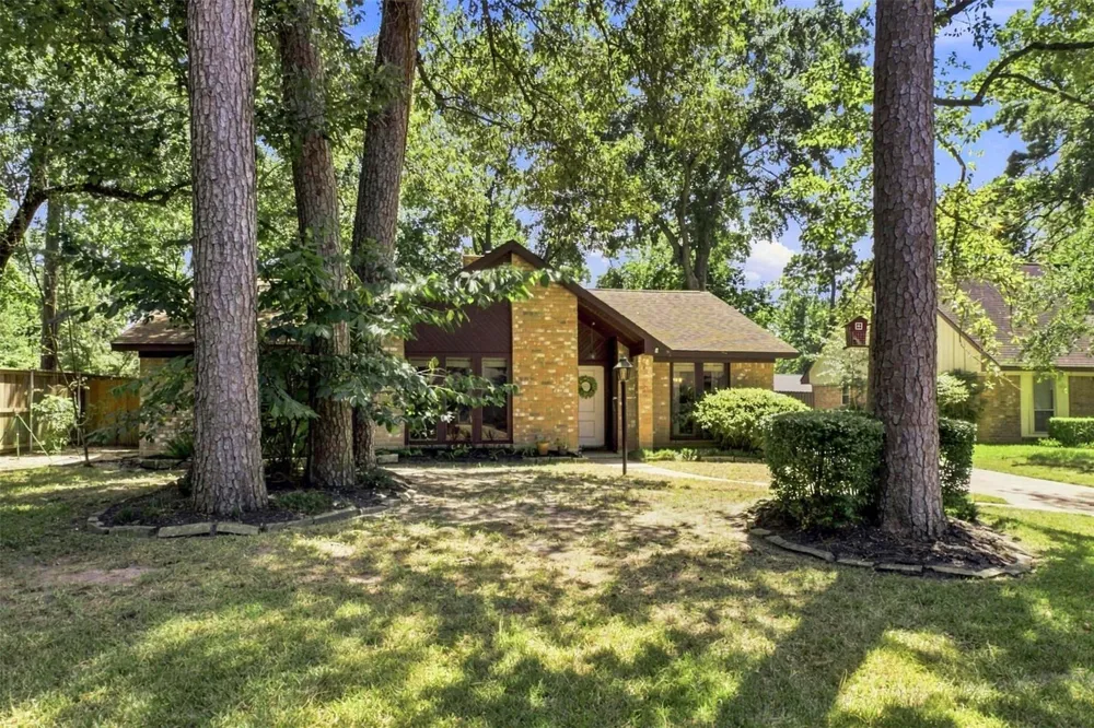 2218 Silver Falls Drive Kingwood, TX 77339