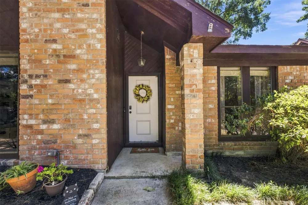 2218 Silver Falls Drive Kingwood, TX 77339