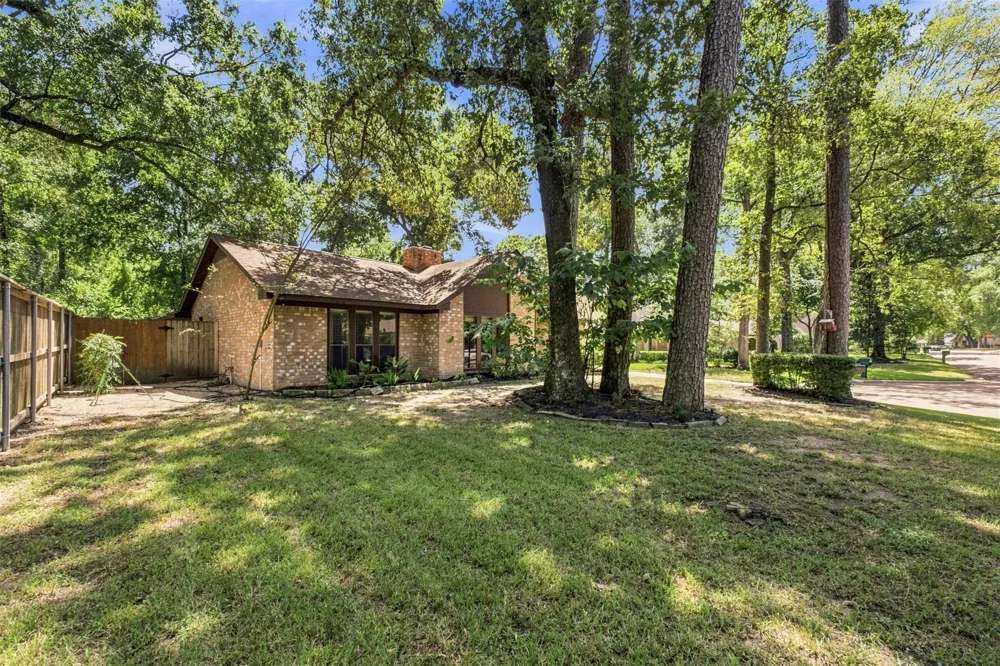 2218 Silver Falls Drive Kingwood, TX 77339